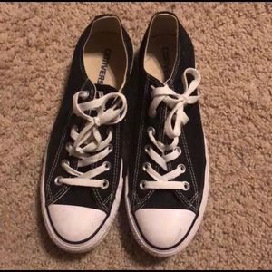 Men’s black and white converse